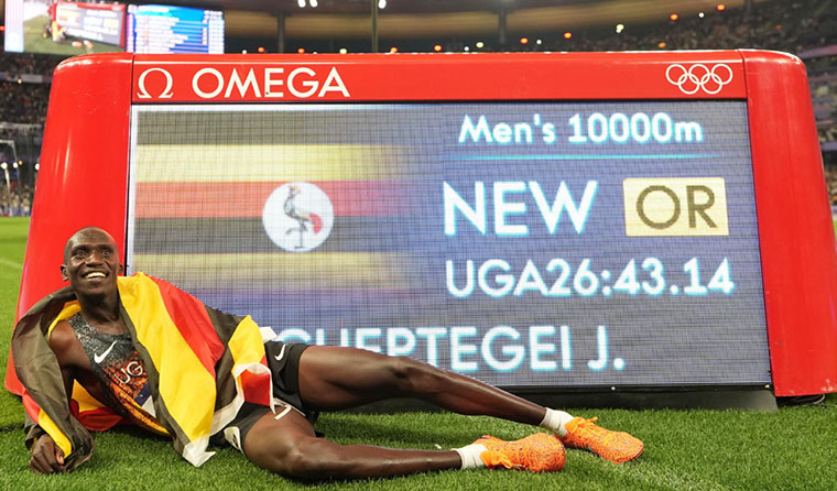 202408Joshua-Cheptegei-celebrates-OR