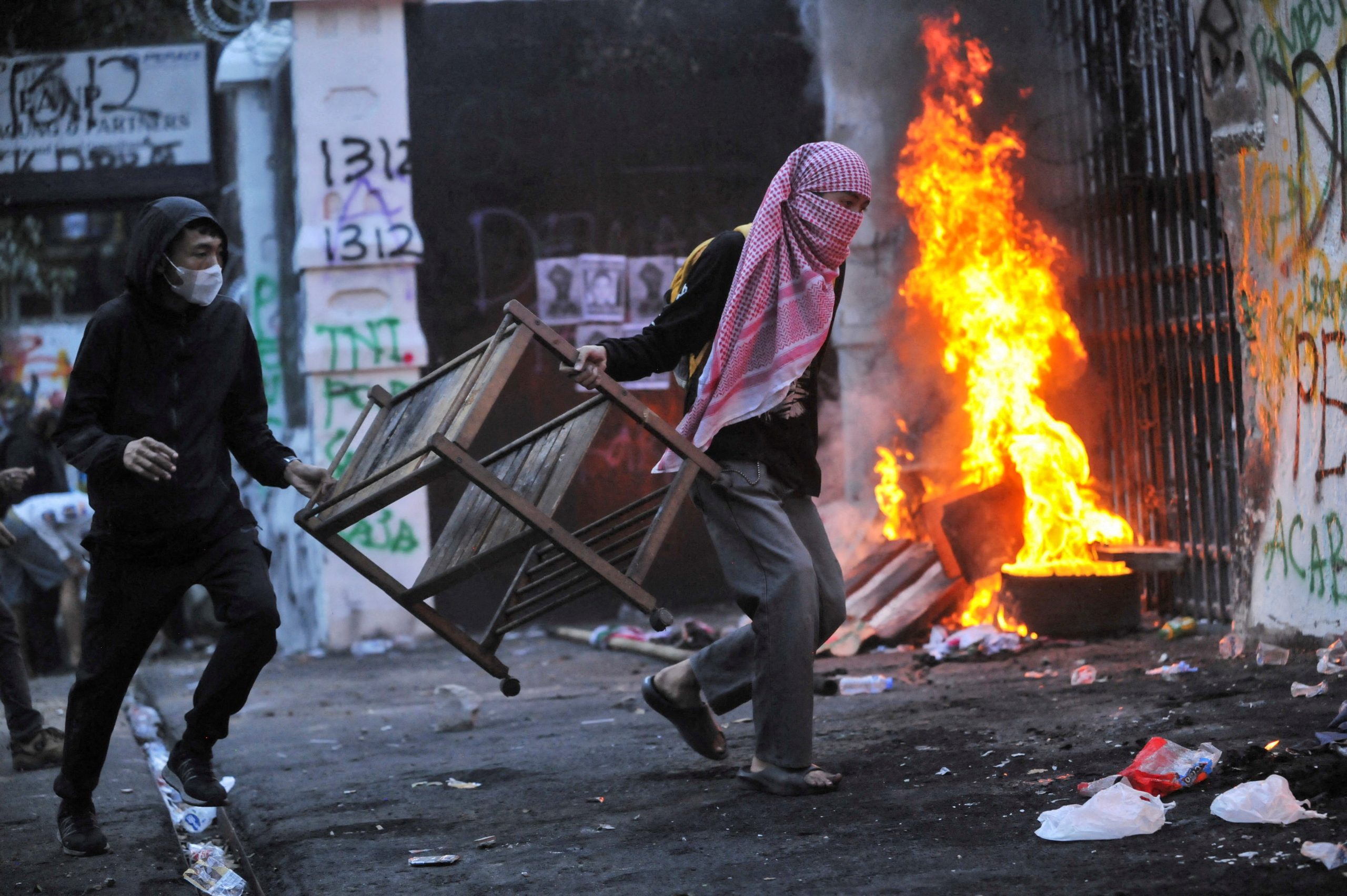2025092025-09-02T110546Z_1174145952_RC25JGA0LP1K_RTRMADP_3_INDONESIA-POLITICS-PROTESTS-scaled-1