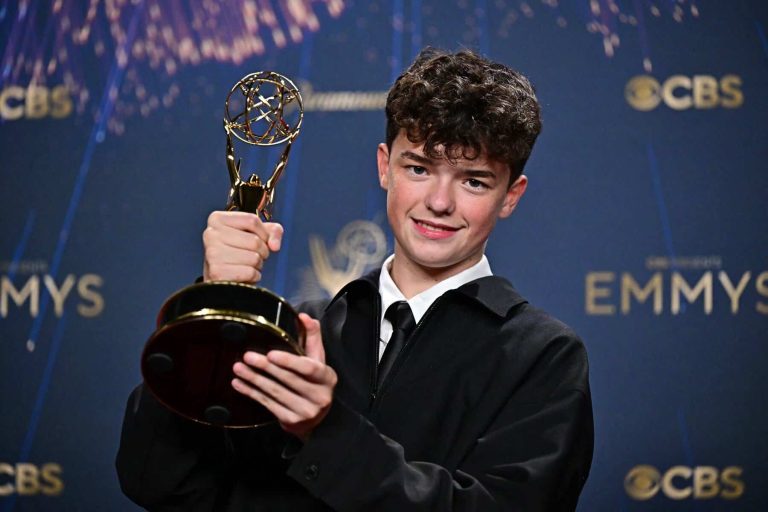 202509AFP__20250915__74H34YH__v3__HighRes__77thPrimetimeEmmyAwardsPressRoom