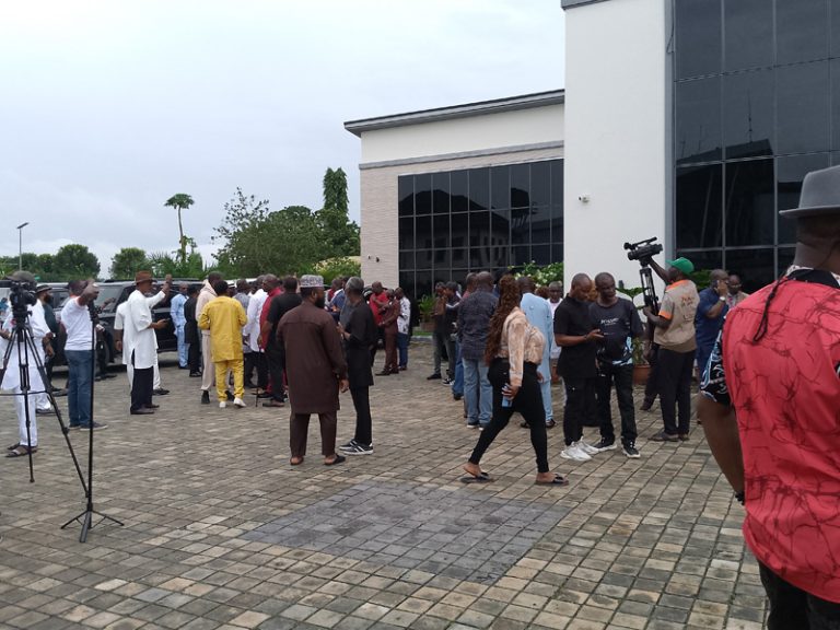 202509Fubara-Supporters-Storm-Port-Harcourt-Airport