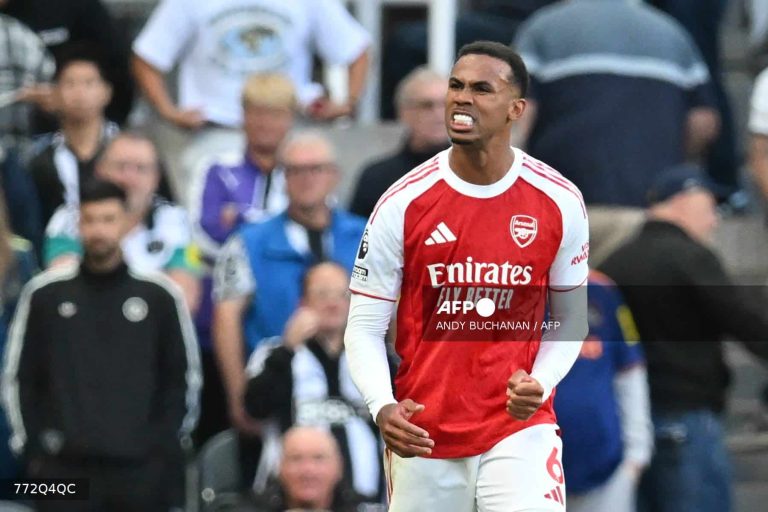 FBL-ENG-PR-NEWCASTLE-ARSENAL