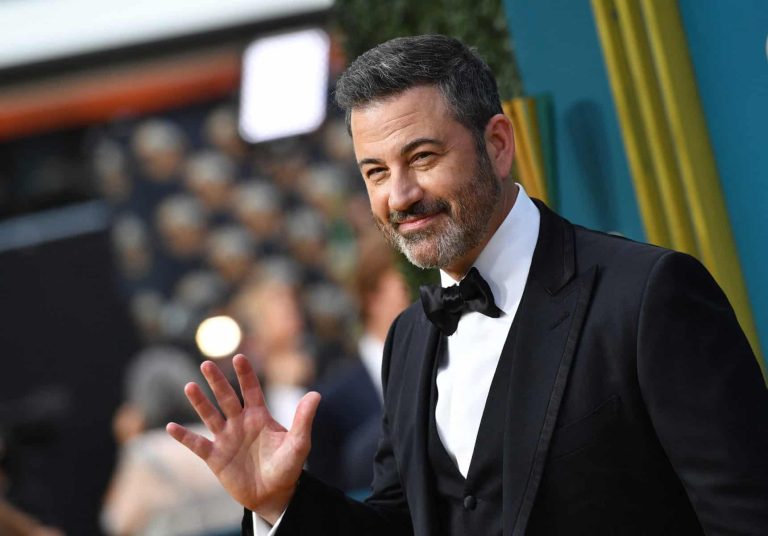 FILES-US-POLITICS-ENTERTAINMENT-KIMMEL