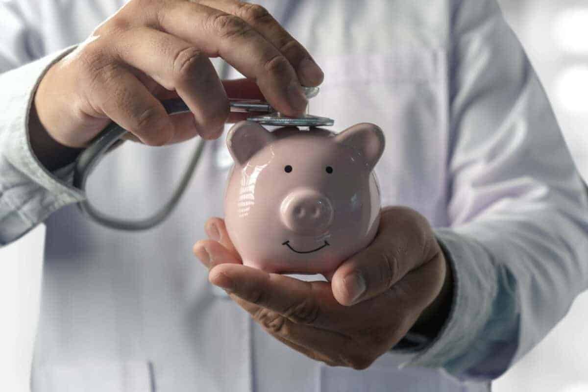 202509Medical-aid-scheme-expensive-1200x800-1