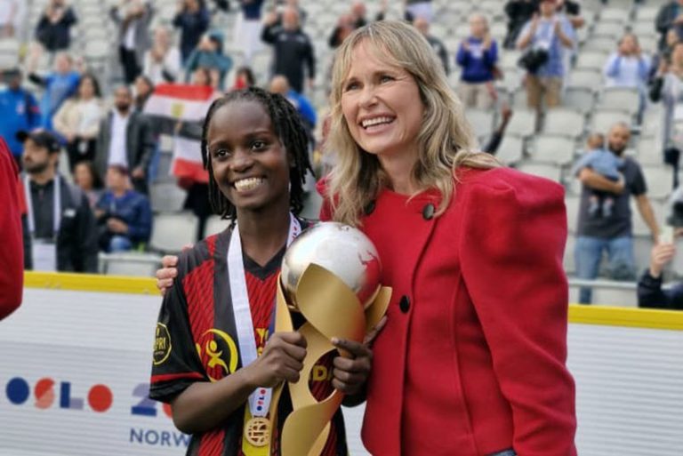 202509Shadia-Nambasa-presented-with-a-trophy
