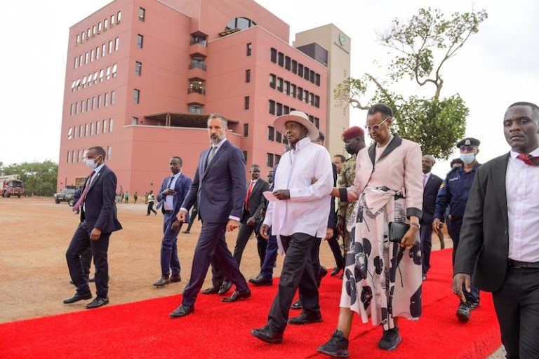 202509The-Musevenis-and-Aga-Khan-at-the-hospital