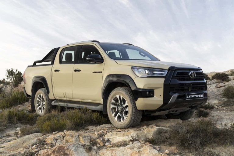 202509Toyota-Hilux-Legend-55-Front-Web