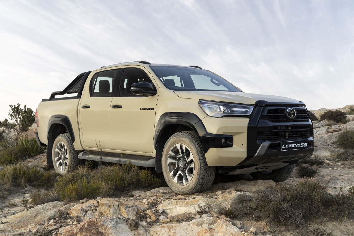 202509Toyota-Hilux-Legend-55-Front-Web