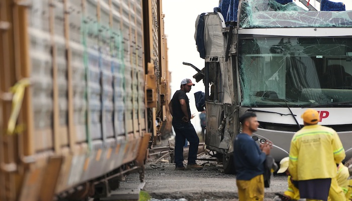 202509Train-Bus-Collision-in-Central-Mexico-Kills-10-Injures-Dozens