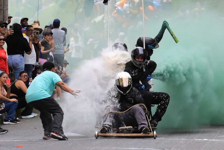 COLOMBIA-SOAPBOX-CART-FESTIVAL