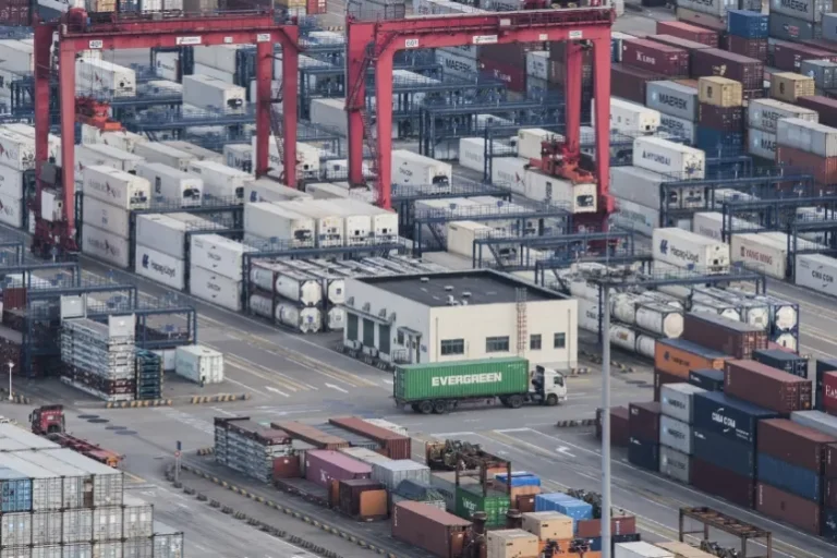 CHINA-CARGO