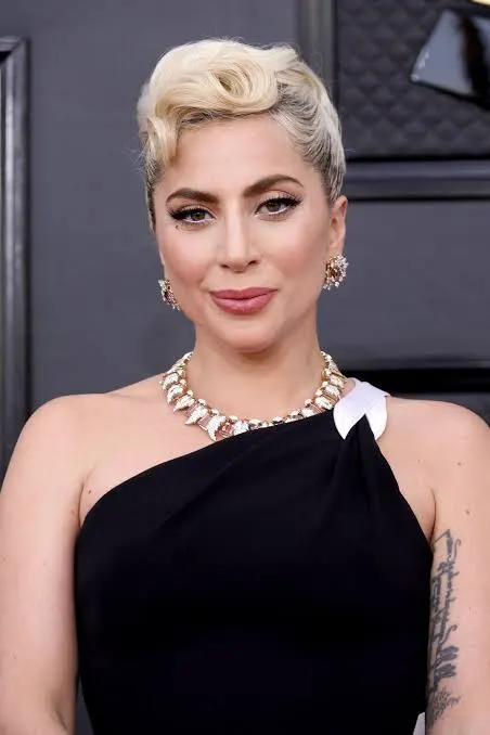 LADY-GAGA