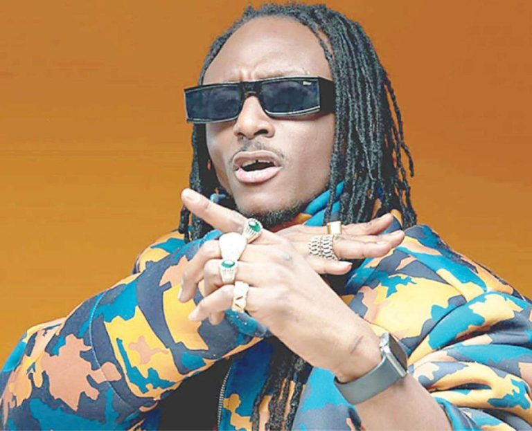 Singer-Terry-G-marks-100-days-of-no-smoking-1024x831-1