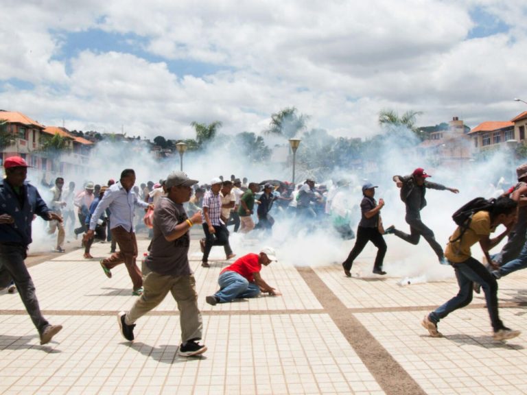madagascar-protests-tear-gas