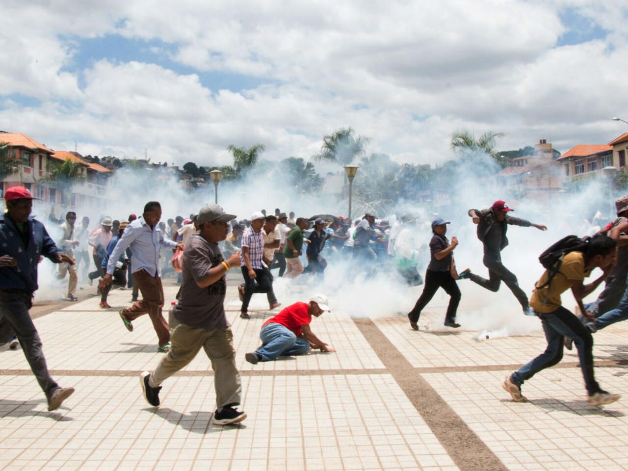 madagascar-protests-tear-gas