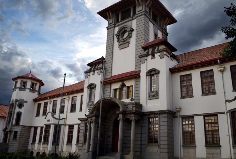 201612Main_Building_of_the_University_of_Orange_Free_State_Free_State_Bloemfontein_South-Africa