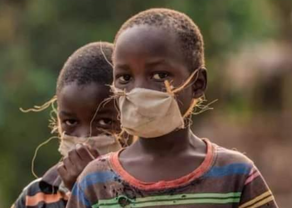 202107Children-wearing-fake-masks