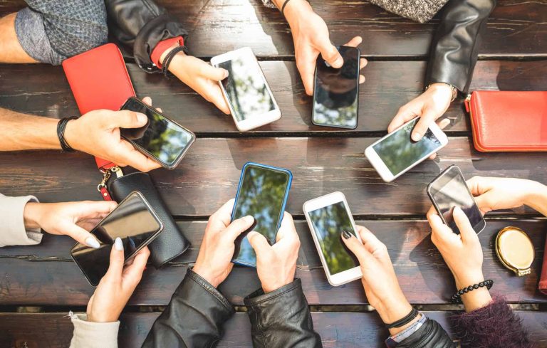 202308China-smartphones