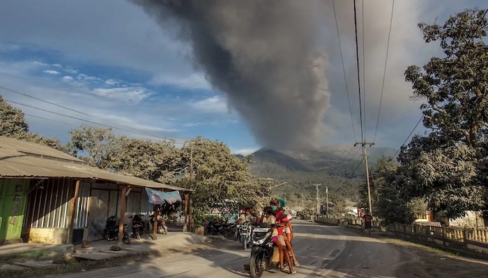 TOPSHOT-INDONESIA-VOLCANO