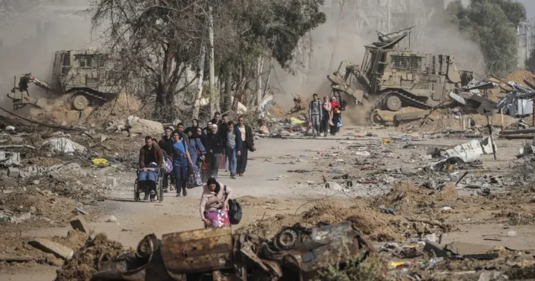 202411mena_ip_gaza_salahaldinroad_evacuation-1-1