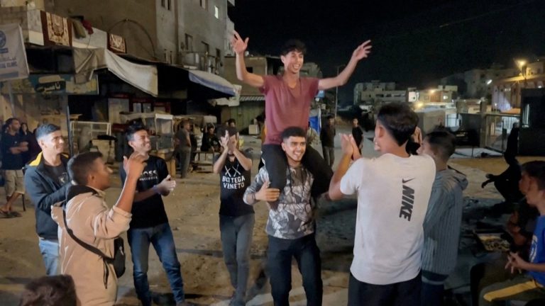 2025102025-10-09T015413Z_2037740229_RC218HA8VU1H_RTRMADP_3_ISRAEL-PALESTINIANS-scaled-1