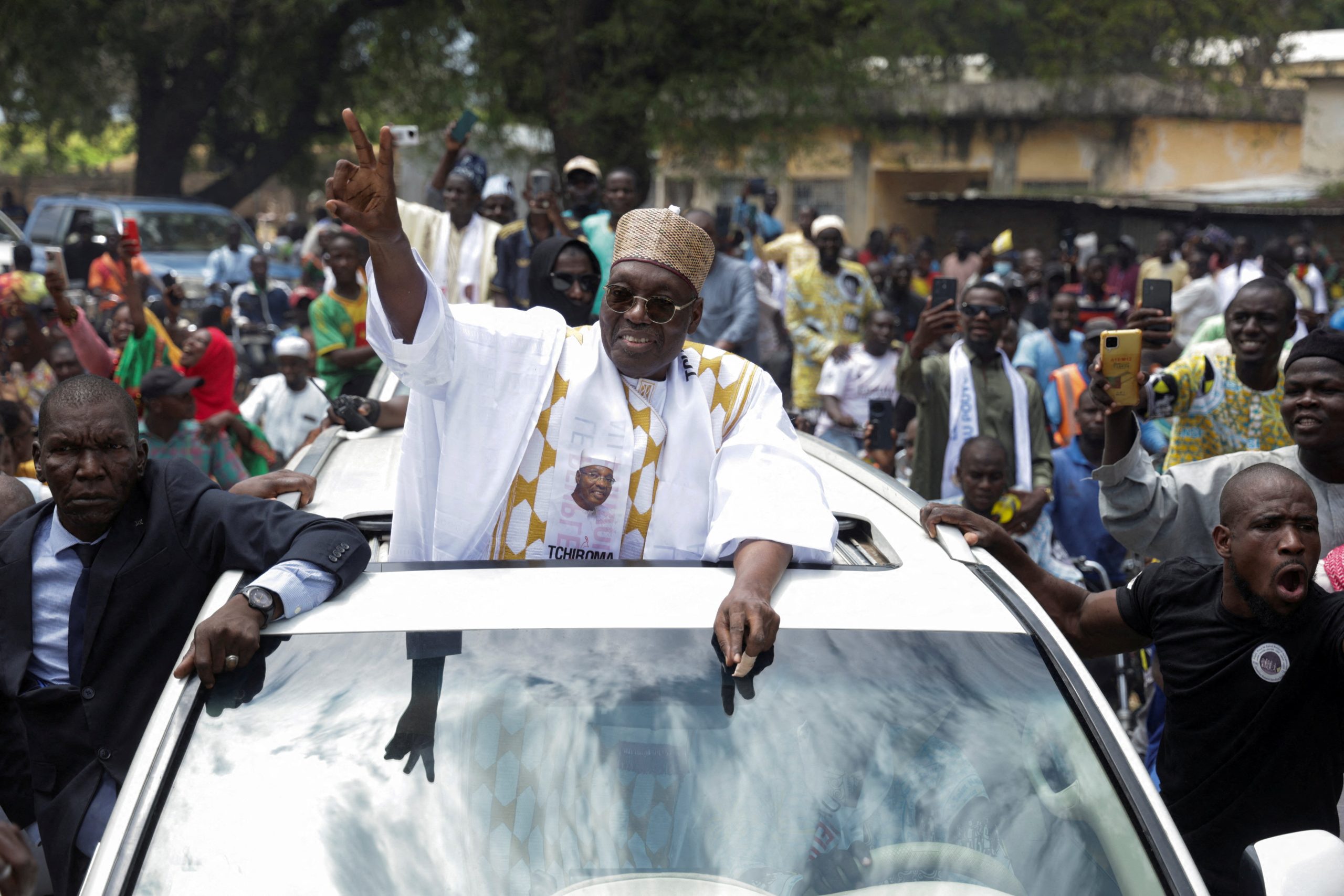 2025102025-10-14T105743Z_341558371_RC2B2HA2OTNM_RTRMADP_3_CAMEROON-ELECTION-TCHIROMA-scaled-1