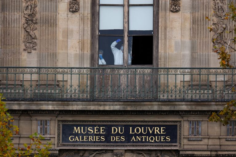 2025102025-10-19T161952Z_400991512_RC22FHASYUW0_RTRMADP_3_FRANCE-CRIME-LOUVRE-scaled-1