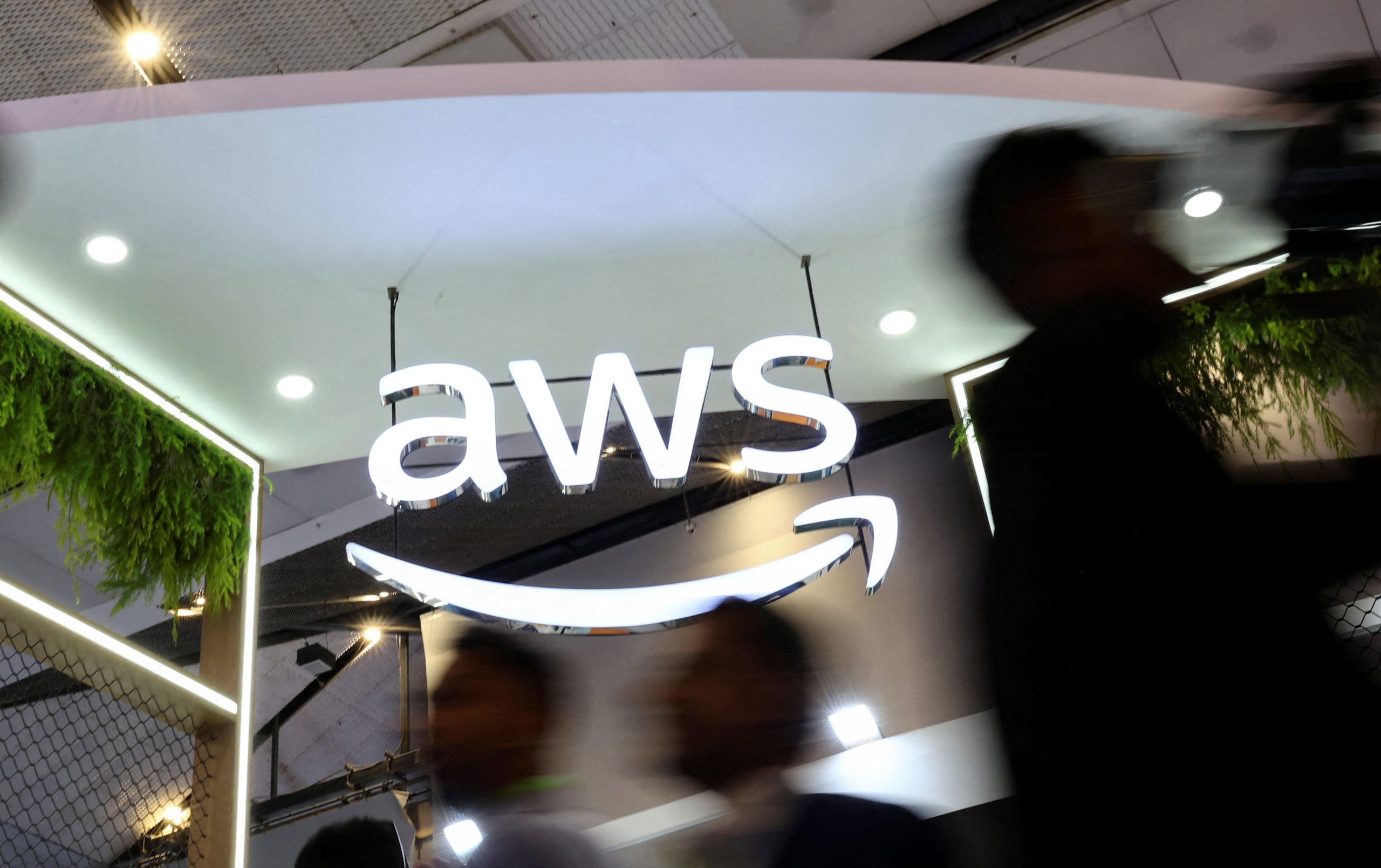2025102025-10-20T081820Z_1637449743_RC2J7HATV9US_RTRMADP_3_AMAZON-OUTAGES-AWS-scaled-1