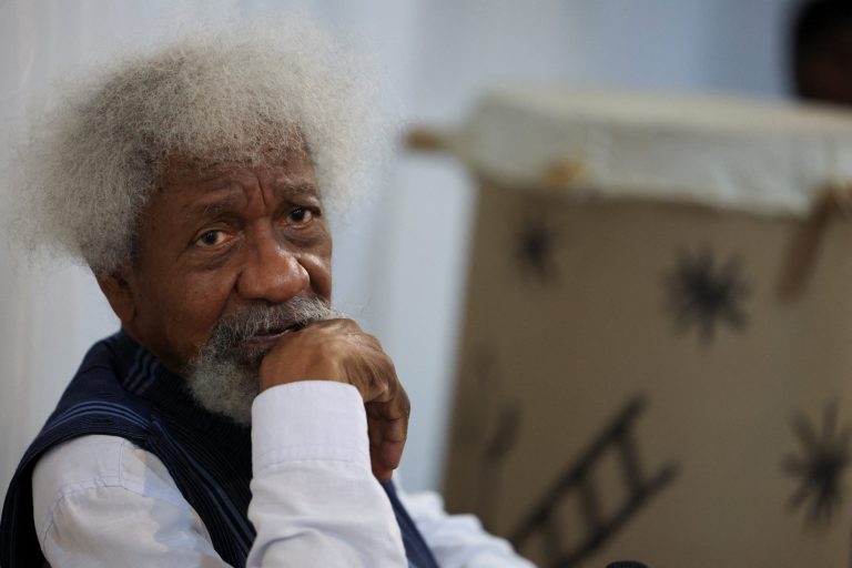 2025102025-10-28T160504Z_1315279520_RC20LHA3OLEX_RTRMADP_3_USA-IMMIGRATION-NIGERIA-SOYINKA-scaled-1