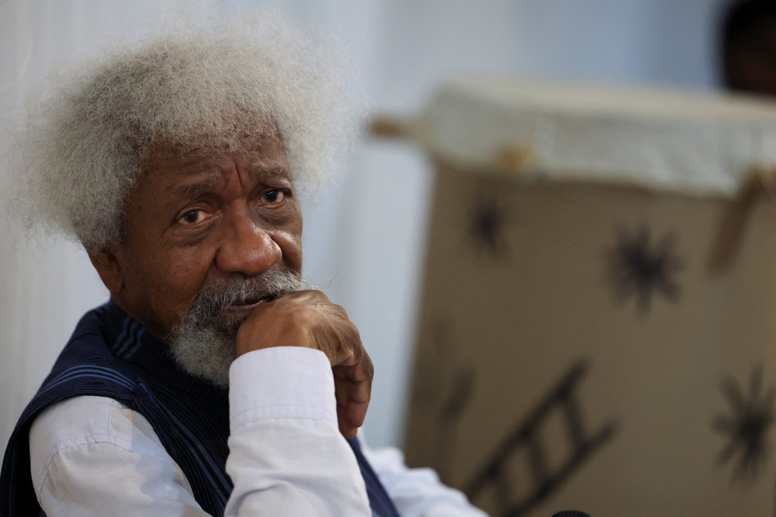 2025102025-10-28T160504Z_1315279520_RC20LHA3OLEX_RTRMADP_3_USA-IMMIGRATION-NIGERIA-SOYINKA-scaled-1