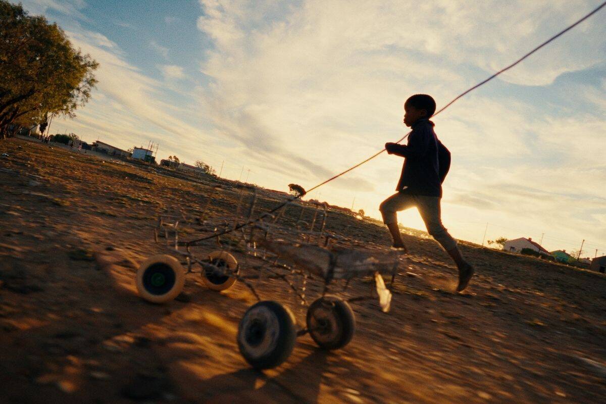 202510A-child-in-the-karoo-with-his-Wire-Car