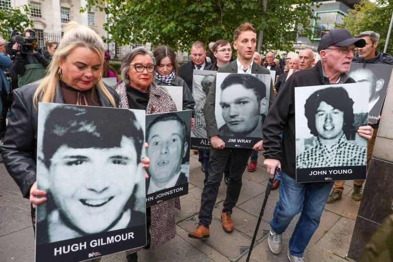 202510AFP__20251023__79QH3QE__v1__HighRes__BritainNirelandTrialConflict-scaled-1