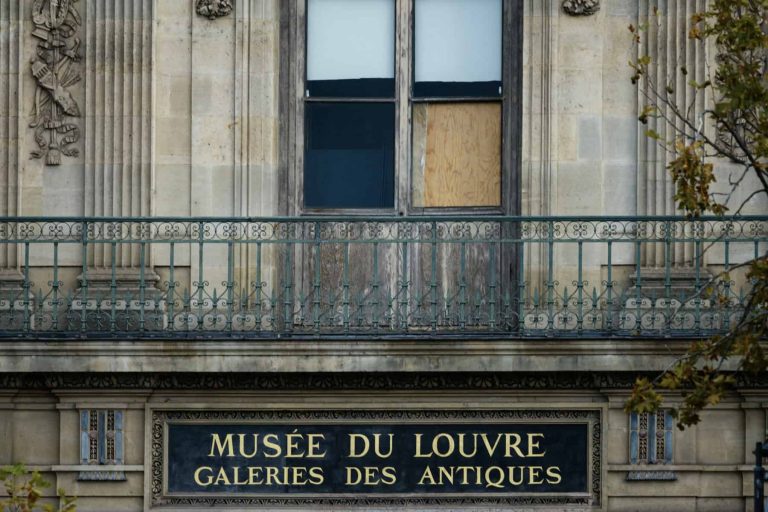 FILES-FRANCE-MUSEUM-CRIME-LOUVRE