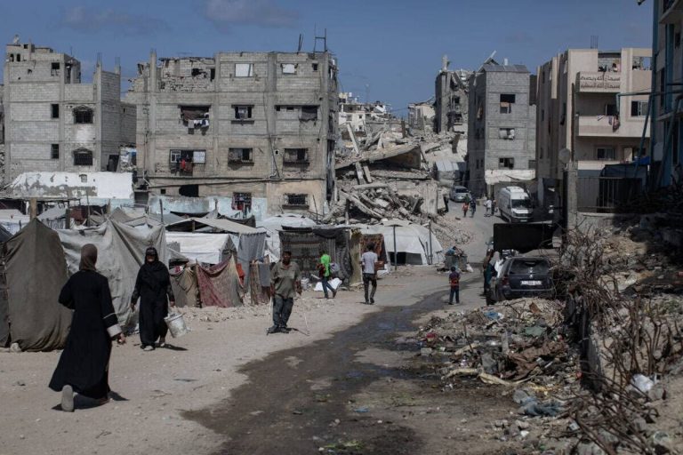 Internally displaced Palestinians in Khan Younis, southern Gaza Strip