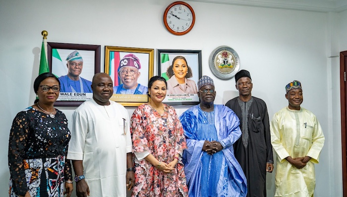 202510Doris-Uzoka-Anite-receiving-the-Committee-for-the-6th-Dr.-Nnamdi-Azikiwe-Annual-Award-Memorial-Lecture
