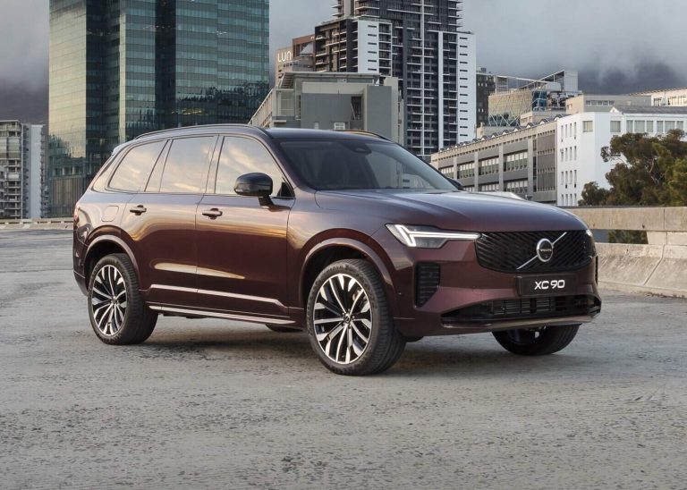 202510EMBARGOED_Exterior-Front_Volvo-XC90-in-South-Africa