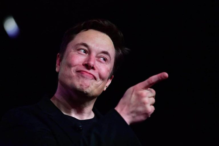 202510Elon-Musk-finger-1