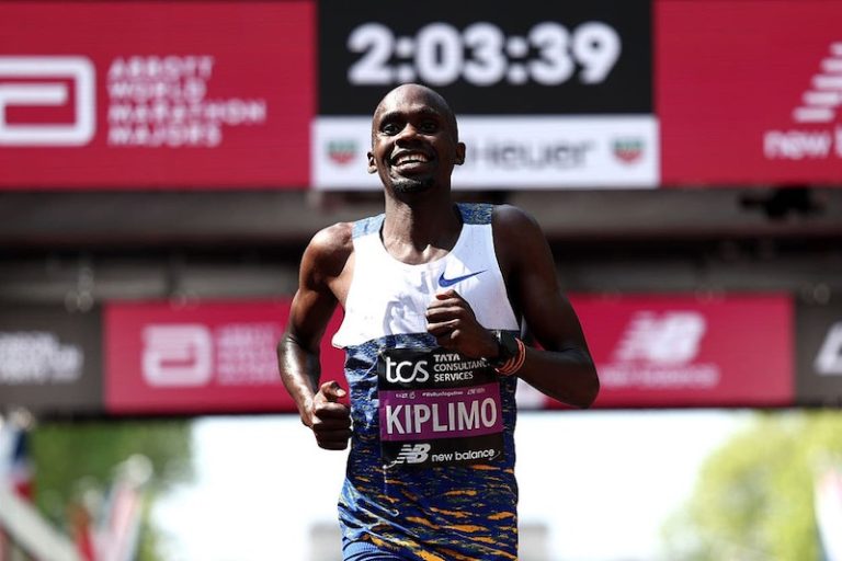 202510Jacob-Kiplimo-races-to-the-finish-line