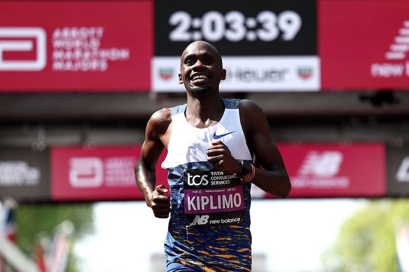 202510Jacob-Kiplimo-races-to-the-finish-line