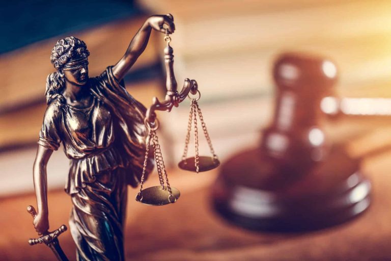 202510Lady-justice-and-gavel