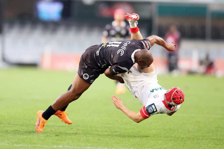 202510Makazole-Mapimpi-tip-tackle-on-Mike-Lowry-1