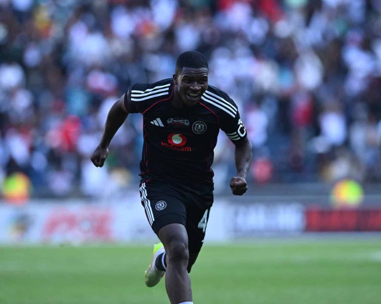 Football - 2025 Carling Knockout Cup - Last 16 - Orlando Pirates v Siwelele FC - Orlando Stadium