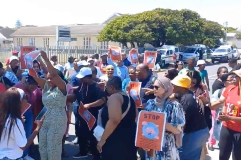 202510Milberton-School-Protest