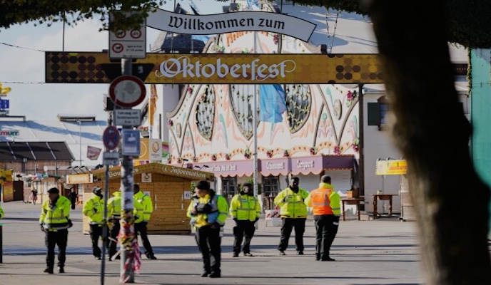 202510Munich-Oktoberfest-Grounds-Shut-After-Bomb-Threat-Linked-To-Deadly-Explosion