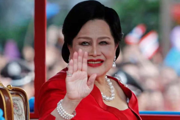 202510Queen-Sirikit-dies-