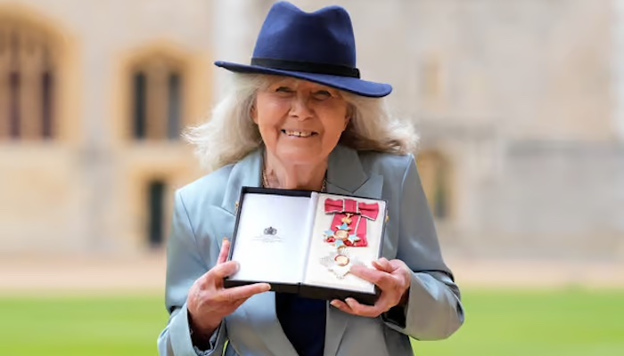 202510Renowned-Novelist-Dame-Jilly-Cooper-Dies-at-88-After-Fall