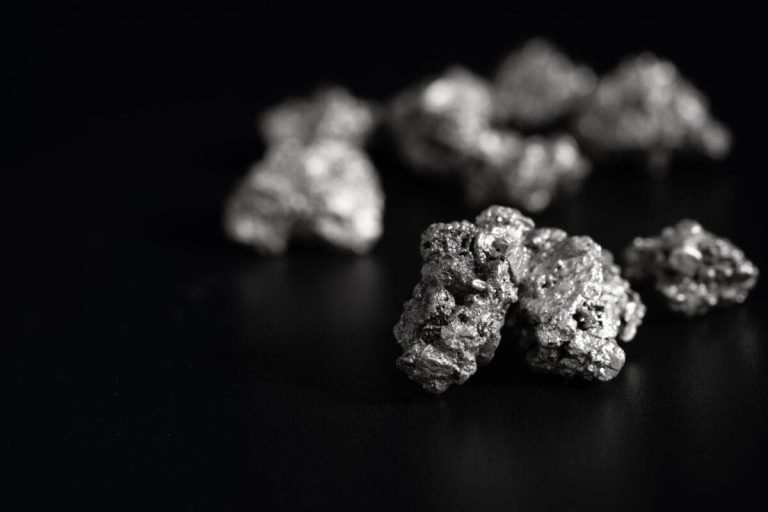 202510Stop-shipping-SAs-minerals-out
