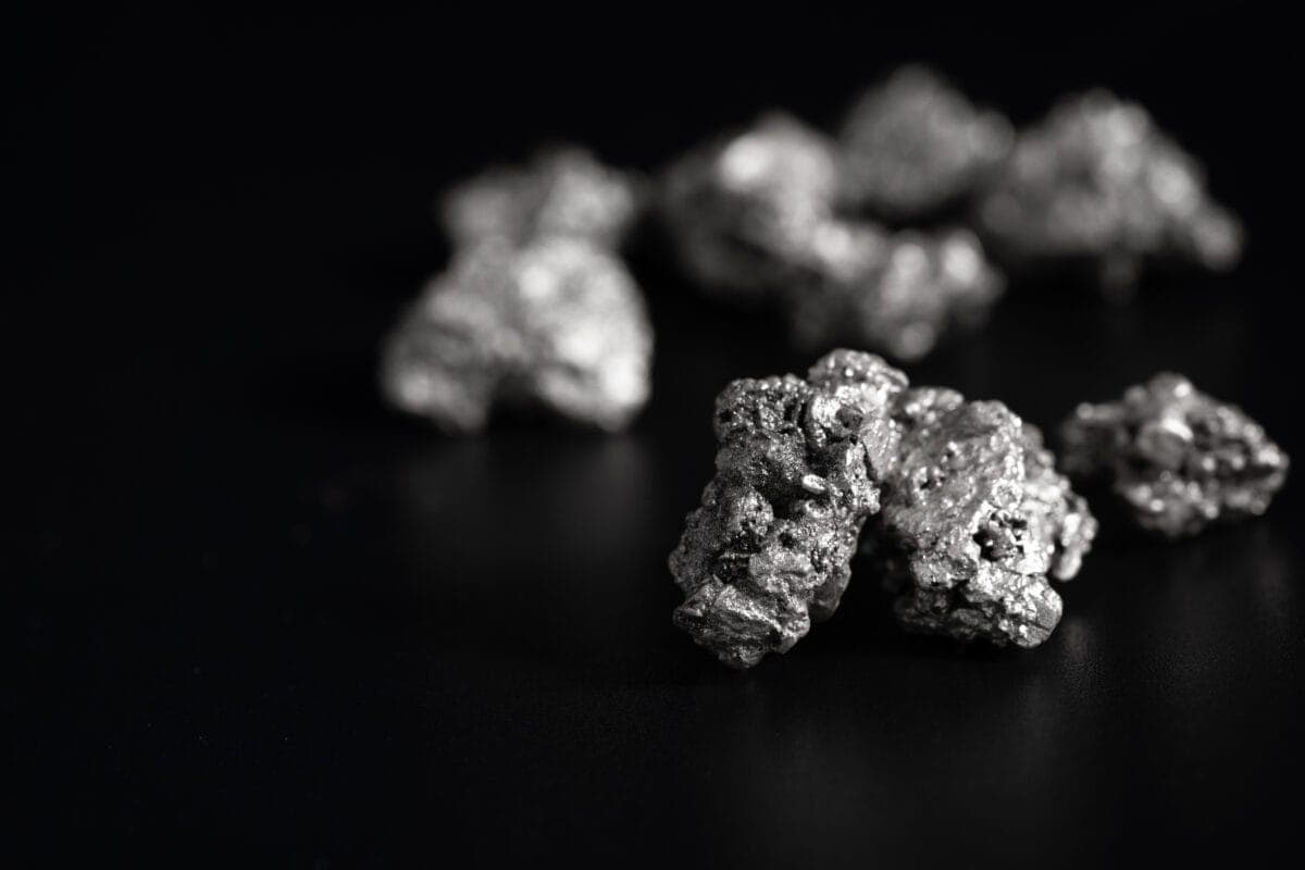 202510Stop-shipping-SAs-minerals-out