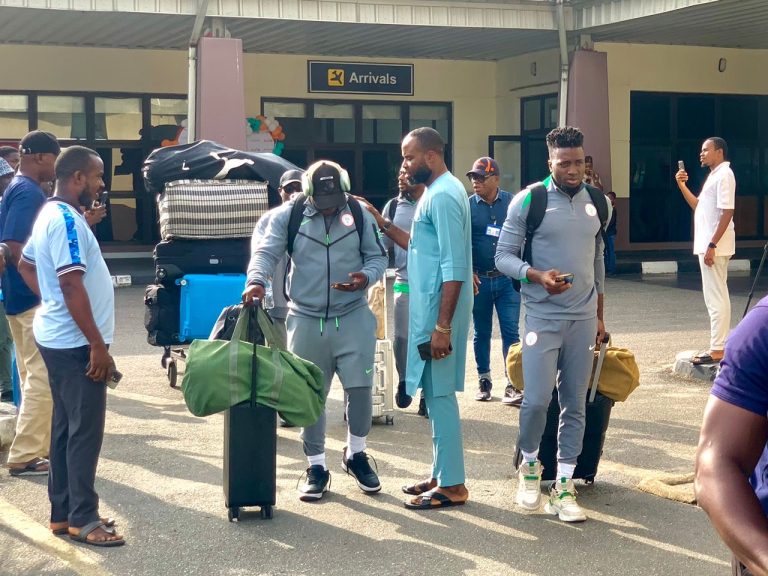 202510Super-Eagles-arrive-safely-in-Uyo-1