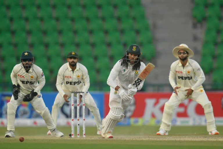 Pakistan v South Africa - 1st Test: Day 2