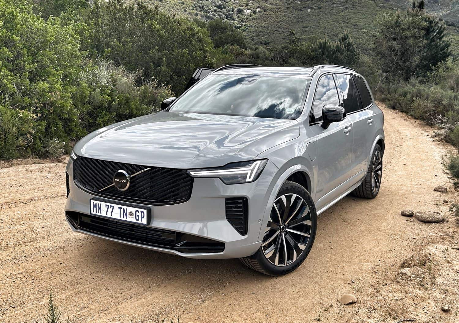 202510new-volvo-xc90-front
